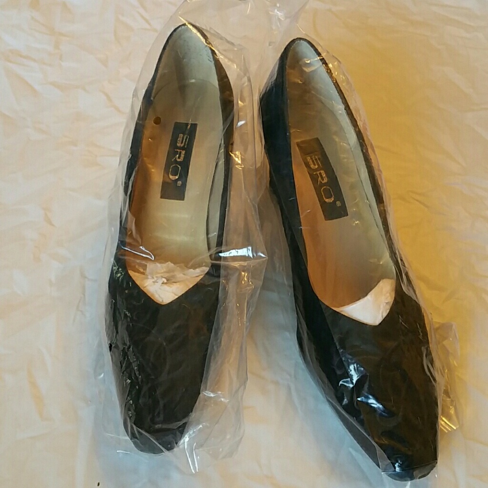 Sro black heels